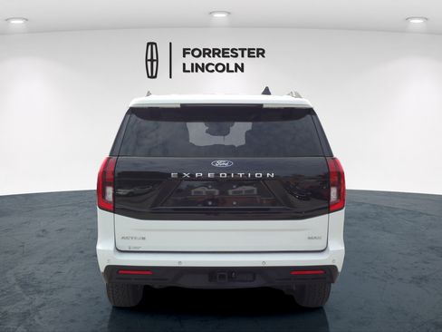 Used 2025 Ford Expedition Max Active AWD/4WD image 4