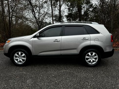 Used 2012 Kia Sorento LX w/ Convenience Pkg image 3