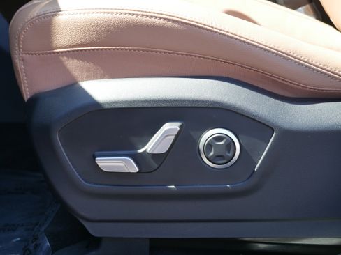 Used 2025 Hyundai Santa Fe Limited AWD/4WD image 15