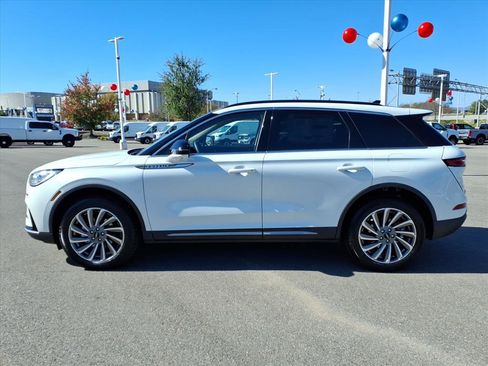 New 2026 Lincoln Corsair Reserve w/ Towing Package image 2