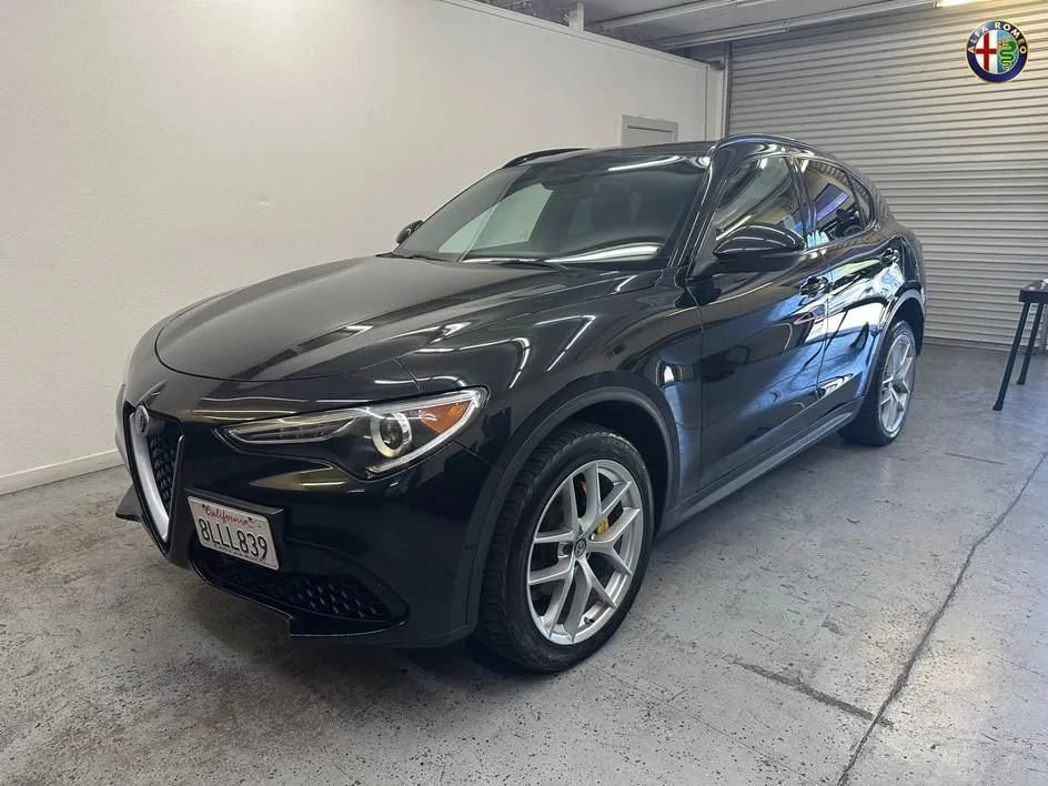 Used 2019 Alfa Romeo Stelvio Ti Sport w/ Quick Order Package 22S Sport AWD/4WD image 3