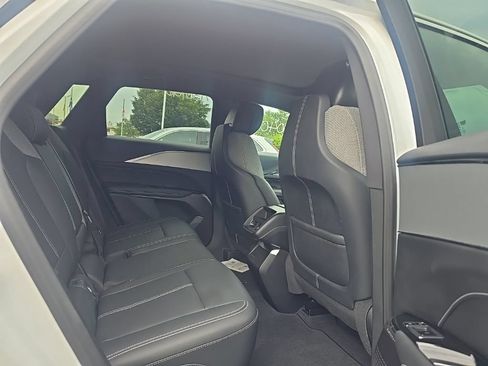 Used 2024 Cadillac Lyriq Tech AWD/4WD image 12