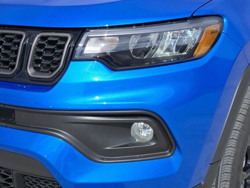 New 2026 Jeep Compass Latitude image 7