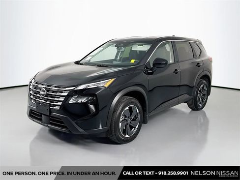 Certified 2025 Nissan Rogue SV FWD image 1
