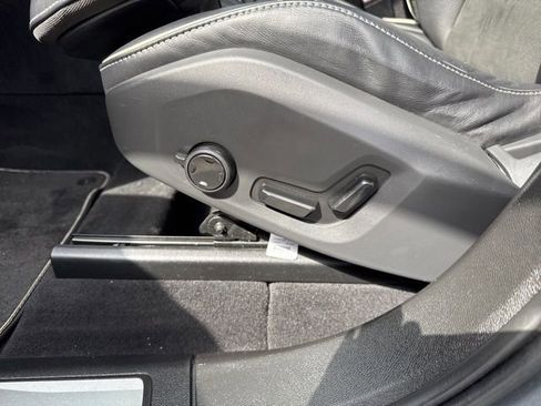 Used 2019 Volvo XC60 T5 R-Design image 13