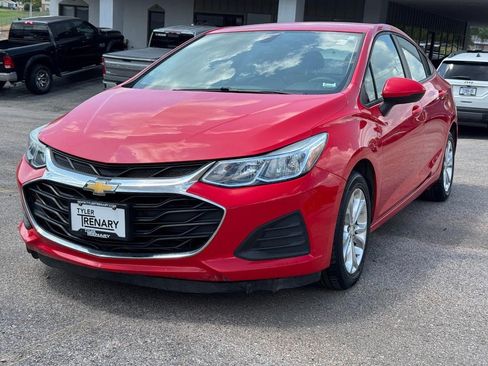 Used 2019 Chevrolet Cruze LS w/ LS Convenience Package FWD image 10