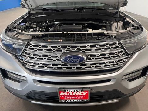 Used 2023 Ford Explorer Limited w/ Equipment Group 301A image 9