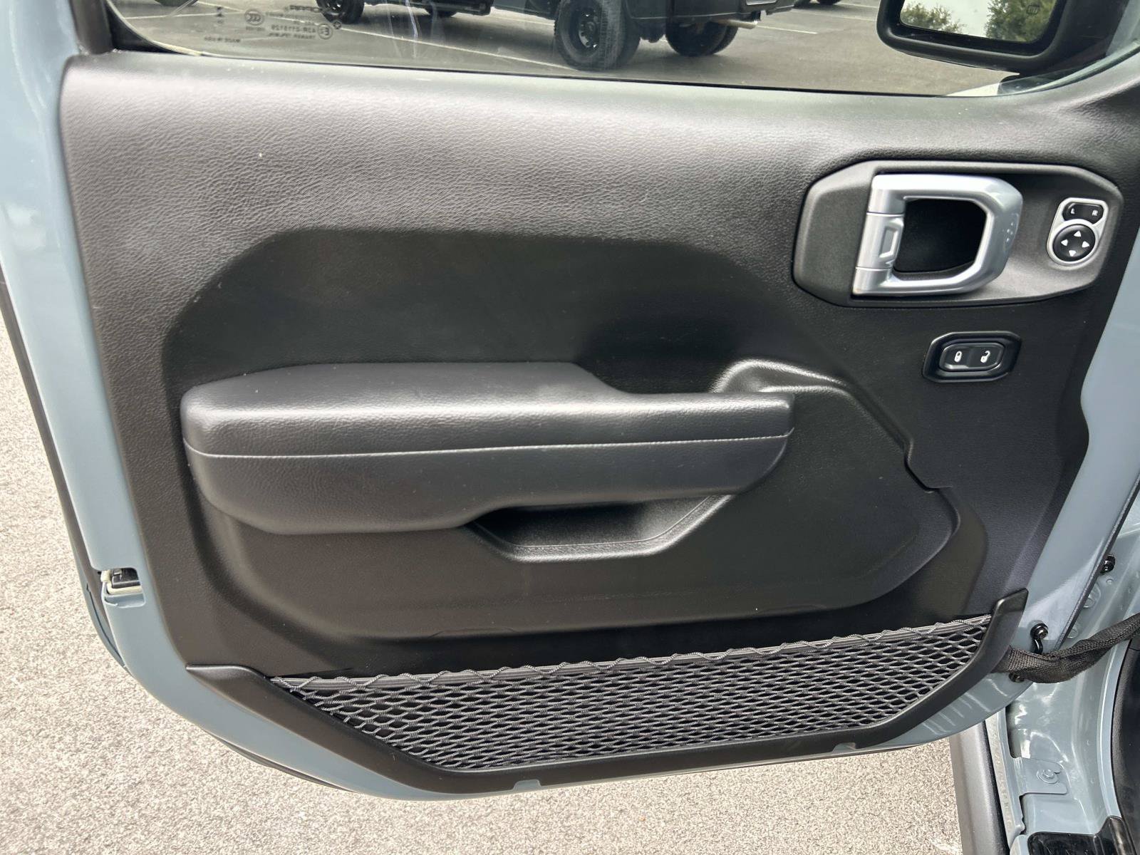 Used 2025 Jeep Gladiator Sport AWD/4WD image 27