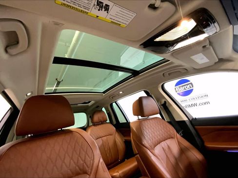 Used 2023 BMW X7 xDrive40i w/ Premium Package image 14