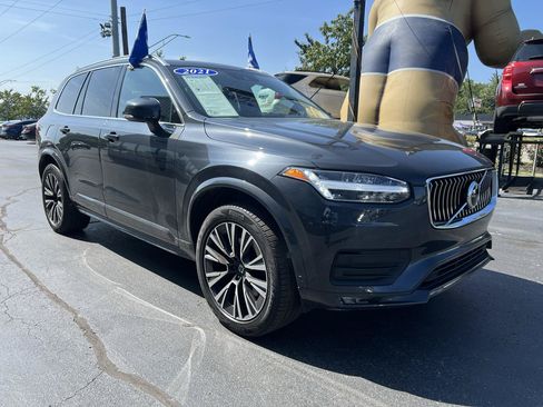 Used 2022 Volvo XC90 T5 Momentum w/ Climate Package AWD/4WD image 8