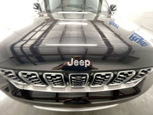 Used 2022 Jeep Grand Cherokee Summit image 32