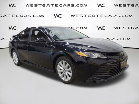 Used 2019 Toyota Camry LE image 2