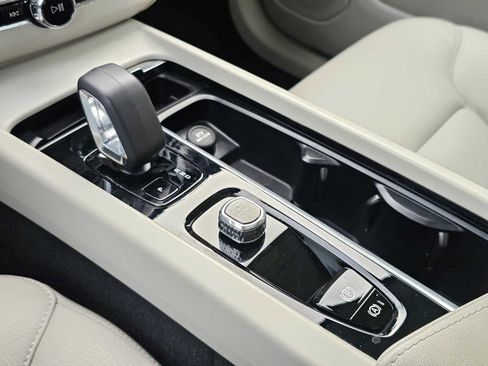 Certified 2023 Volvo XC60 T8 Plus w/ Climate Package image 26