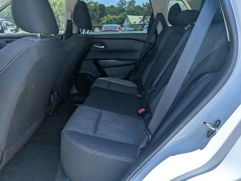 Used 2024 Nissan Rogue SV AWD/4WD image 16