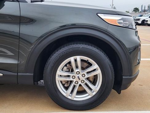 Used 2023 Ford Explorer XLT image 8