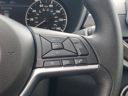 Used 2025 Nissan Altima 2.5 SV FWD image 23
