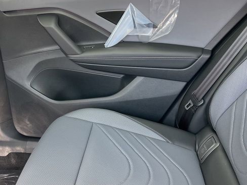 New 2026 Volkswagen Tiguan SE image 23