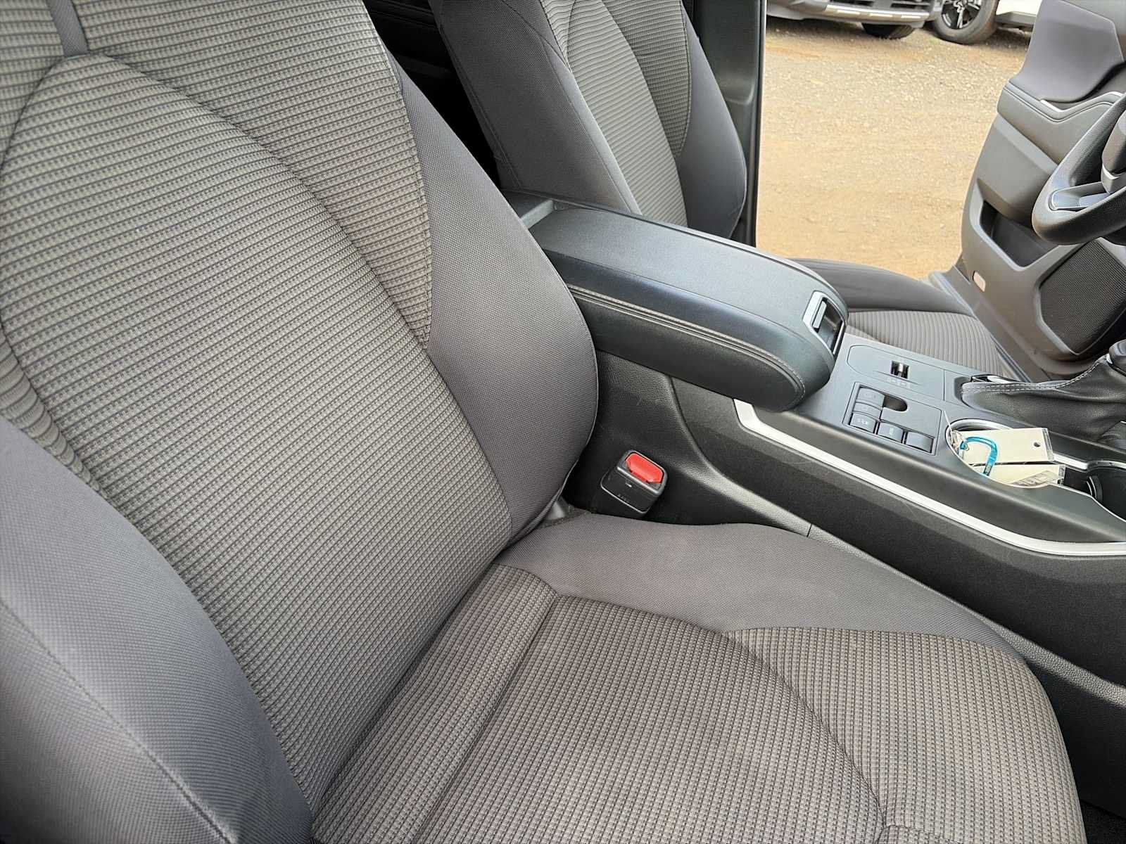 Used 2023 Toyota Highlander L FWD image 25