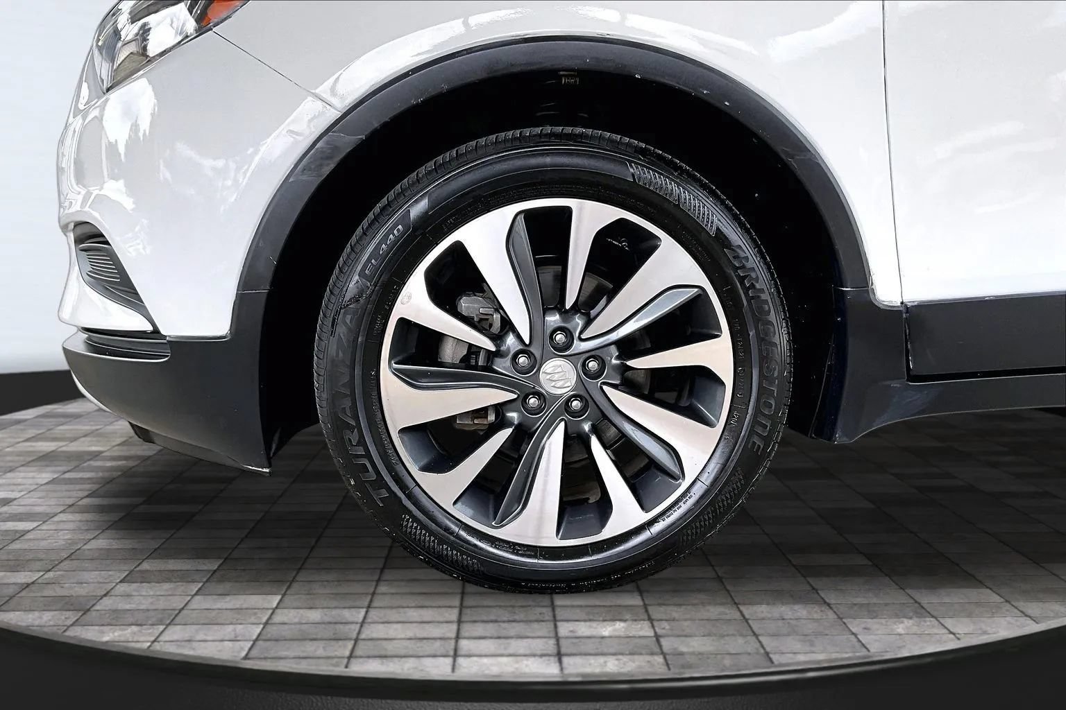 Used 2022 Buick Encore Preferred w/ Safety Package FWD image 28