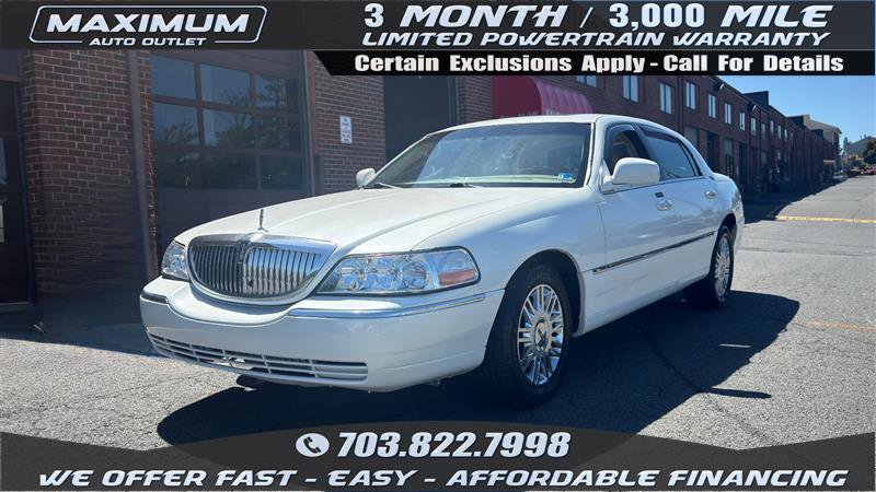 Used 2007 Lincoln Town Car Signature Limited RWD image 1