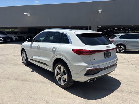 Certified 2025 Audi Q5 Premium AWD/4WD image 8