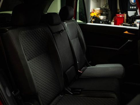 Used 2019 Volkswagen Tiguan S image 12