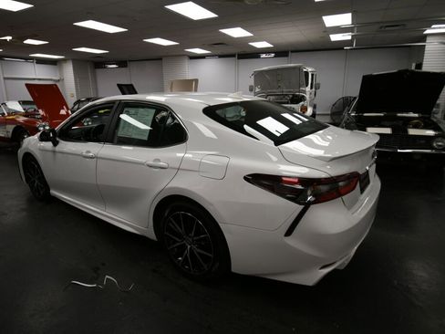 Certified 2024 Toyota Camry SE image 5