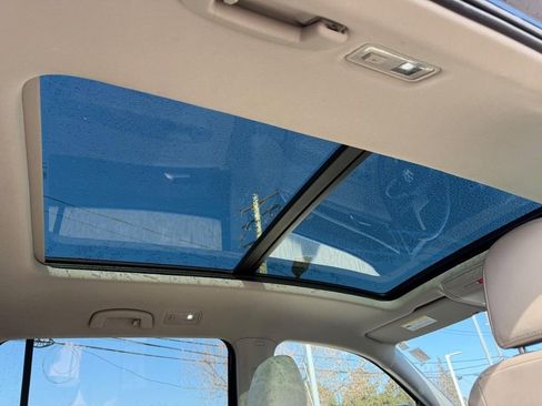 Used 2022 Volkswagen Atlas SEL R-Line image 12