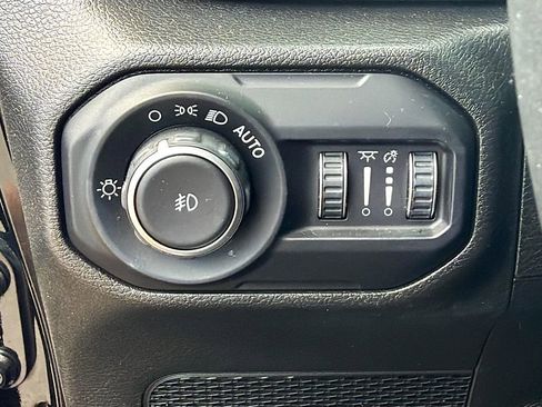 Used 2022 Jeep Wrangler Unlimited Sport AWD/4WD image 29