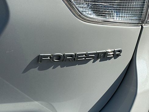 Used 2020 Subaru Forester Premium image 28