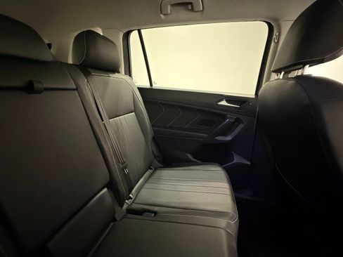 Used 2023 Volkswagen Tiguan SE FWD image 29