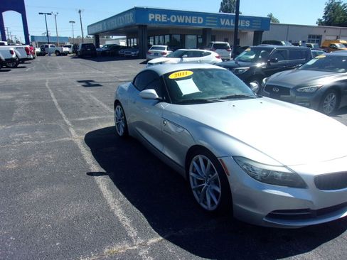Used 2011 BMW Z4 sDrive30i image 3