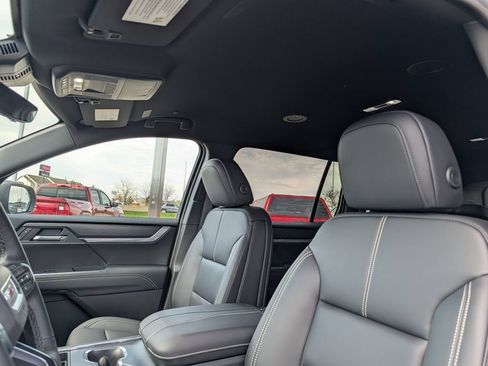 New 2026 GMC Acadia Elevation w/ Elevation Premium Package AWD/4WD image 6