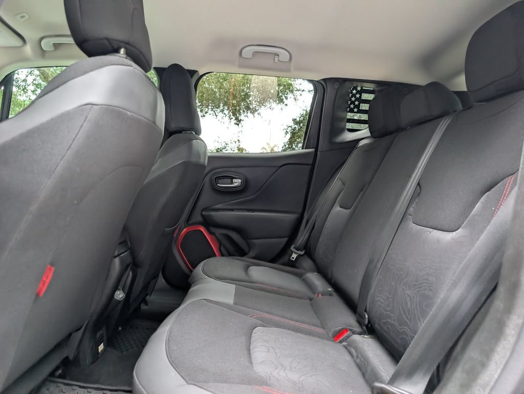 Used 2019 Jeep Renegade Trailhawk AWD/4WD image 17