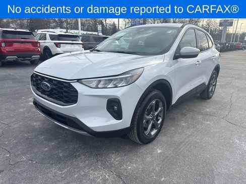Used 2025 Ford Escape ST-Line Select w/ Tech Pack #1 image 2