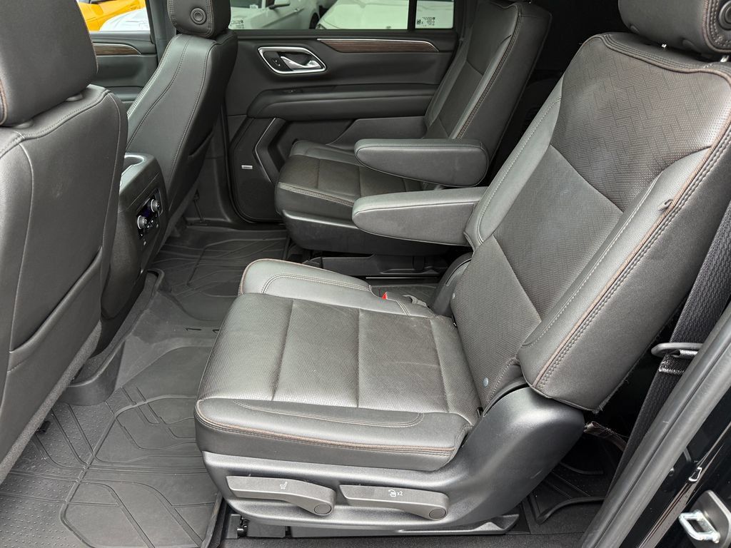 Used 2024 Chevrolet Suburban High Country AWD/4WD image 19