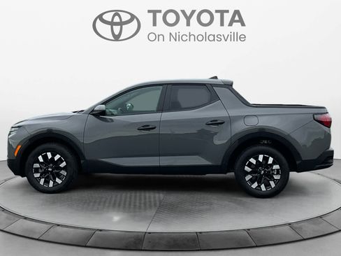 Used 2025 Hyundai Santa Cruz SE AWD/4WD image 3