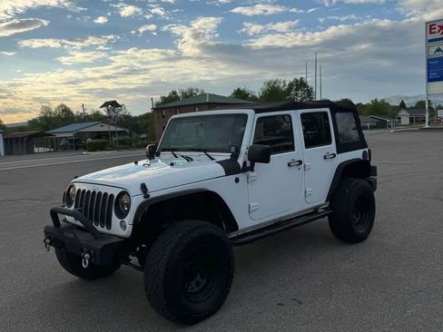 Used 2015 Jeep Wrangler Unlimited Sport AWD/4WD image 2