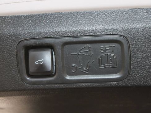 Used 2019 Ford Expedition Max Platinum AWD/4WD image 14