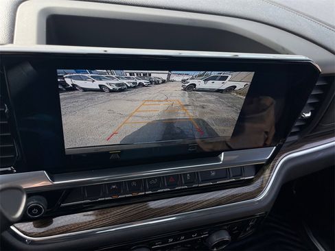 Used 2024 Chevrolet Silverado 1500 LT image 15