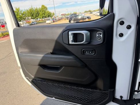 Used 2023 Jeep Wrangler Unlimited Rubicon 4xe w/ Cold Weather Group AWD/4WD image 16