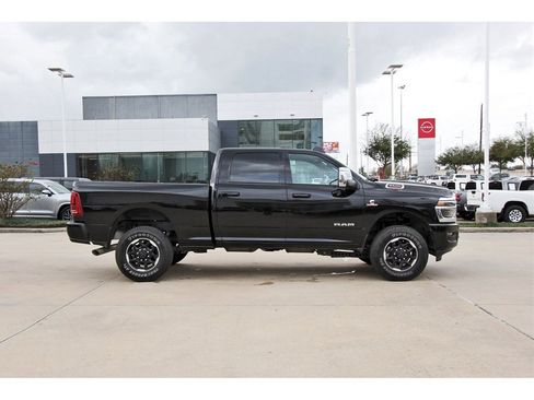 Used 2026 RAM 2500 Laramie image 7