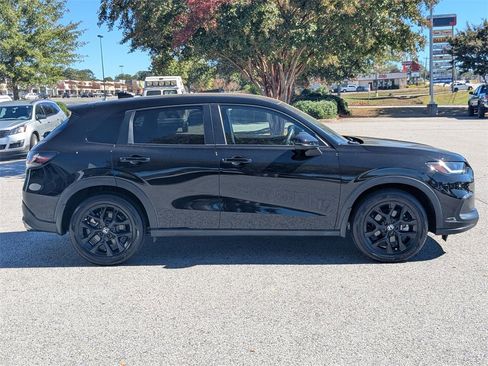 Used 2023 Honda HR-V Sport image 9