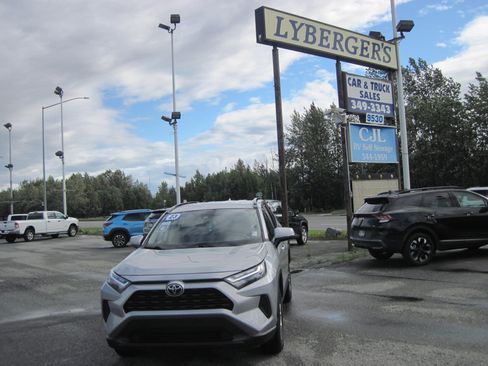 Used 2023 Toyota RAV4 XLE AWD/4WD image 1