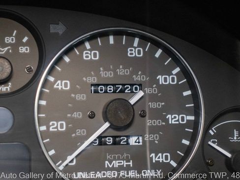 Used 1994 MAZDA MX-5 Miata RWD image 19