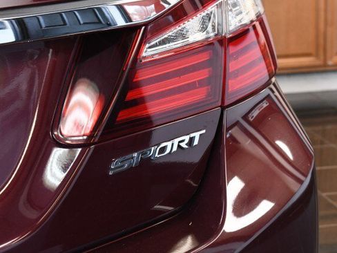 Used 2016 Honda Accord Sport image 11