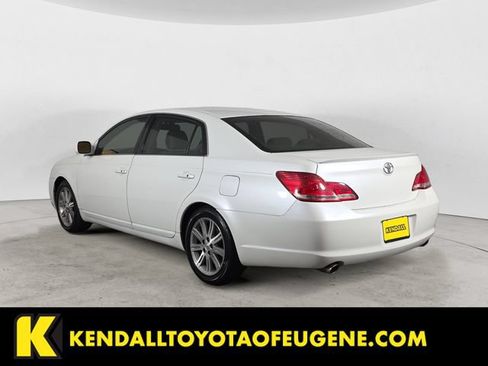Used 2006 Toyota Avalon Limited FWD image 3