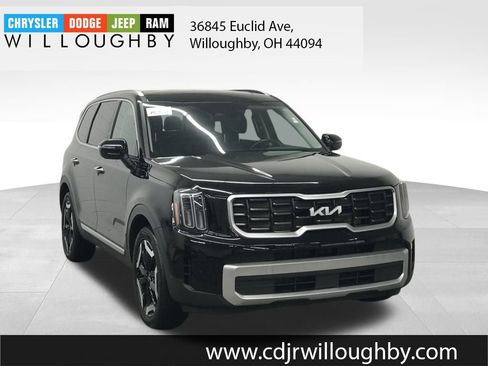 Used 2024 Kia Telluride S w/ S Sunroof Package image 3