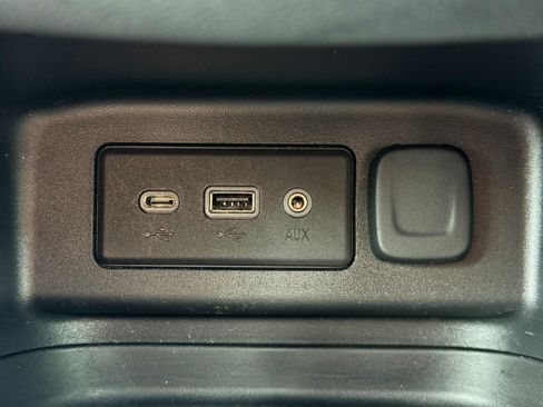 Used 2019 Chevrolet Equinox LT FWD image 26