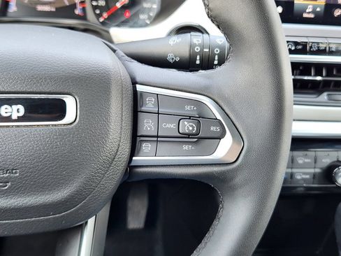 Used 2025 Jeep Compass Limited AWD/4WD image 19